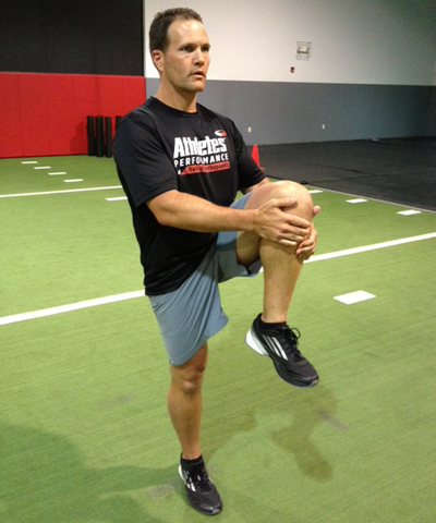 Functionally Fit: Knee hug to in-step lunge with rotation - PFP media